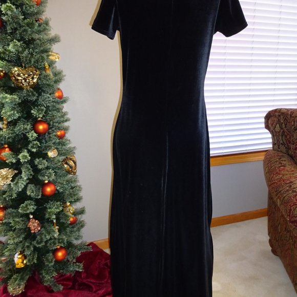 Black full length stretch velvet knit dress Juniors L - Picture 2 of 10